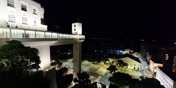 Elevador Lacerda, um dos principais pontos turísticos de Salvador, é reinaugurado após reforma