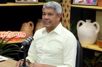 Carnaval movimentou R$ 7 bi na economia baiana, diz Jerônimo
