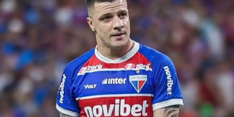 Vitória acerta contratação do centroavante Renato Kayzer, ex-Fortaleza