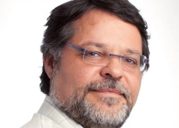 Jerônimo Rodrigues anuncia Marcus di Flora como novo secretário de Comunicação do Estado.