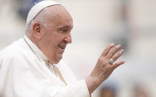 Papa Francisco tem noite de descanso tranquila, diz Vaticano