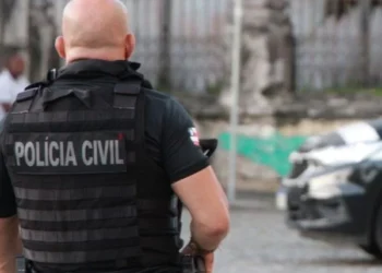 Motorista de aplicativo é morto a tiros dentro de carro no Iapi