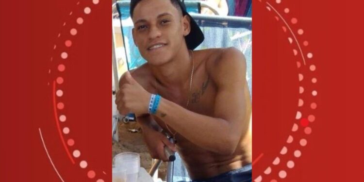 Passageira de mototáxi é baleada durante tiroteio na principal avenida de Salvador; suspeito morreu