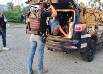 Homem suspeito de chefiar ‘jogo do bicho’ é preso em condomínio de luxo no litoral norte da Bahia