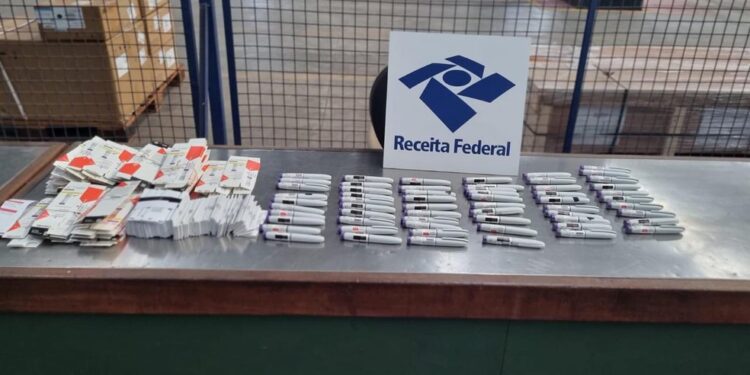 Mais 60 canetas do medicamento Monjauro são apreendidas no aeroporto de Salvador