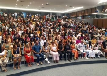 Professores convocados têm até sexta-feira para entregar documentos e exames