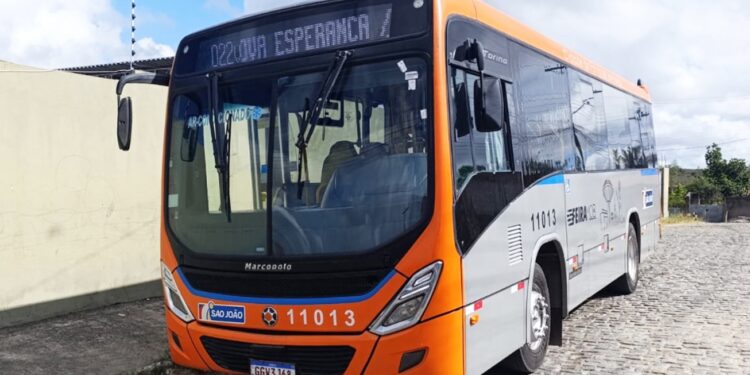 Entra em operação novo ônibus climatizado da empresa São João para atender ao bairro Nova Esperança
