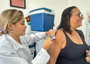 Vacinação contra Influenza H1N1 é realizada no Centro de Convivência Zazinha Cerqueira