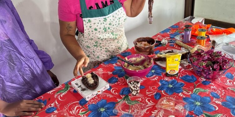 Abrigo Raul Freire promove oficina de ovos de Páscoa para adolescentes em situação de vulnerabilidade