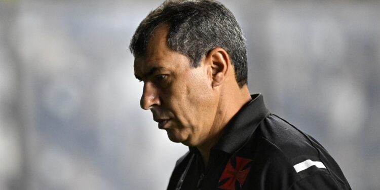 Fábio Carille é demitido do Vasco