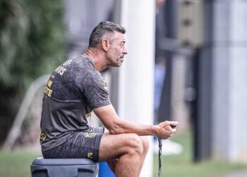 Pedro Caixinha é demitido do comando do Santos