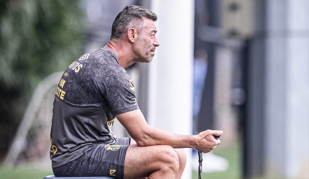 Pedro Caixinha é demitido do comando do Santos