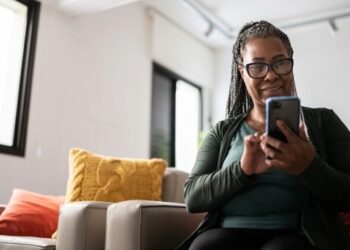 Embasa alerta clientes sobre novo golpe aplicado via chamadas de vídeo no WhatsApp