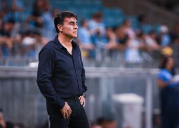 Gustavo Quinteros não é mais técnico do Grêmio