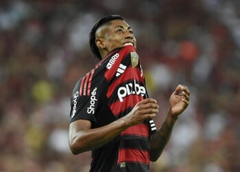 Polícia Federal indicia Bruno Henrique, do Flamengo, por forçar cartão e beneficiar apostadores