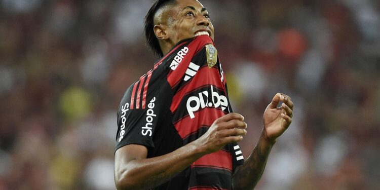 Polícia Federal indicia Bruno Henrique, do Flamengo, por forçar cartão e beneficiar apostadores