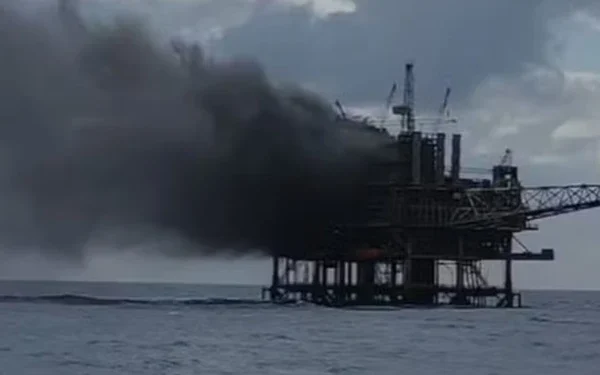 Incêndio em plataforma da Petrobras deixa 14 trabalhadores feridos