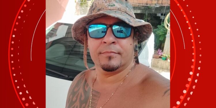 Motorista por aplicativo é morto a tiros dentro de carro em Salvador
