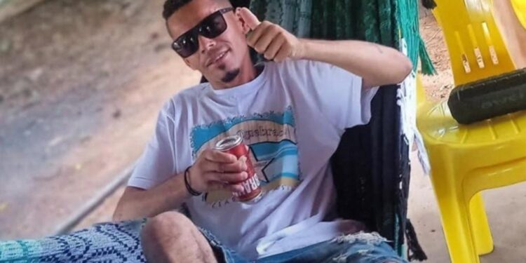 Homem é morto com golpes de faca na Bahia; companheira foi presa suspeita do crime