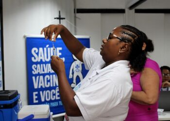 Ministério da Saúde intensifica combate à dengue em três cidades da Bahia; uma delas não teve vacinação contra a doença