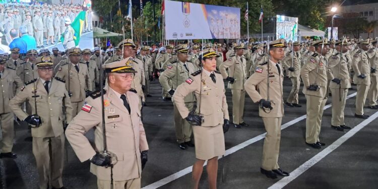 Deputados aprovam reajuste salarial para policiais civis, militares e agentes penais da Bahia