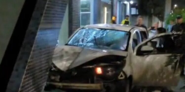 Duas pessoas em situação de rua morrem após serem atropeladas no extremo sul da Bahia