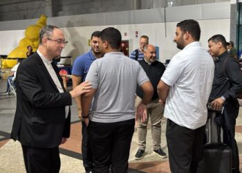 Arcebispo de Salvador embarca para o Vaticano após morte do papa; cardeal participará do Conclave