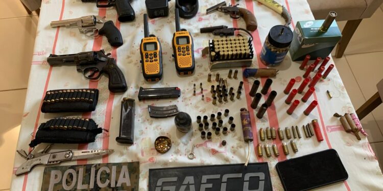 Duas pessoas são presas em operação contra grupo miliciano armado que atua há mais de dez anos no oeste da Bahia