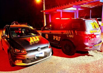 Polícia encontra droga escondida em airbag de veículo e prende quatro mulheres na Bahia