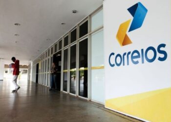 Mais de 300 agências dos Correios na Bahia vão atender aposentados e pensionistas sobre fraude no INSS; confira lista