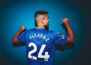 Flamengo acerta venda de Alcaraz ao Everton; veja valores