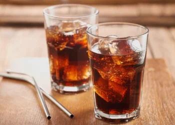 Coca-Cola Zero faz mal? Veja o que dizem especialistas sobre o consumo diário