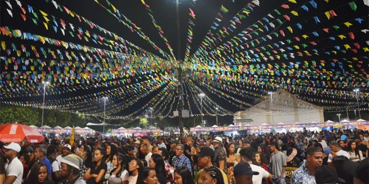 Prefeitura anuncia que São João e São Pedro em Feira terão 70% das atrações com cantores da cidade