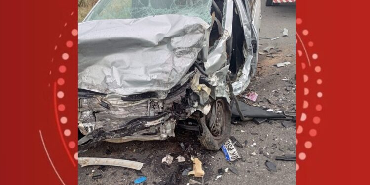 Cinco homens morrem após batida entre dois carros na Bahia; quatro vítimas eram da mesma família