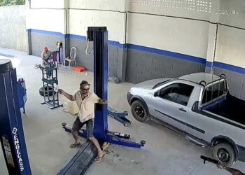 homem é morto com tiro de espingarda após tentar furtar bateria de carro em oficina no interior da Bahia