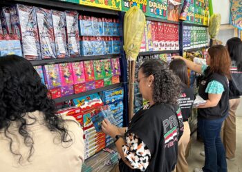 Procon retira 1.927 produtos irregulares de circulação em barracas de fogos durante festas juninas