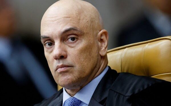 Moraes determina prisão preventiva de Carla Zambelli e bloqueio dos passaportes da deputada