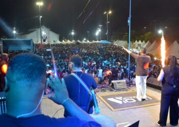 Raça Negra, Catuaba com Amendoim e os Bambas do Nordeste agitam o Arraiá de Feira nesta segunda (23)