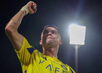 Cristiano Ronaldo renova contrato com Al-Nassr até 2027