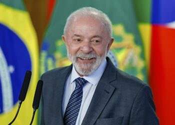 Datafolha: Lula lidera no 1º turno, mas empata com Tarcísio e Bolsonaro em cenários do 2º turno
