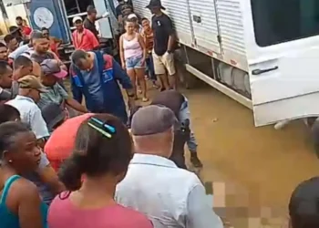 Pai e filho morrem eletrocutados após colisão de caminhão com fio elétrico no distrito de Maria Quitéria