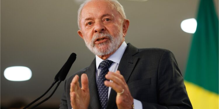 Datafolha: 28% avaliam governo Lula como ótimo ou bom e 40% como ruim ou péssimo