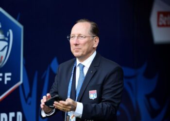 Lyon, de John Textor, é rebaixado para a segunda divisão do Campeonato Francês