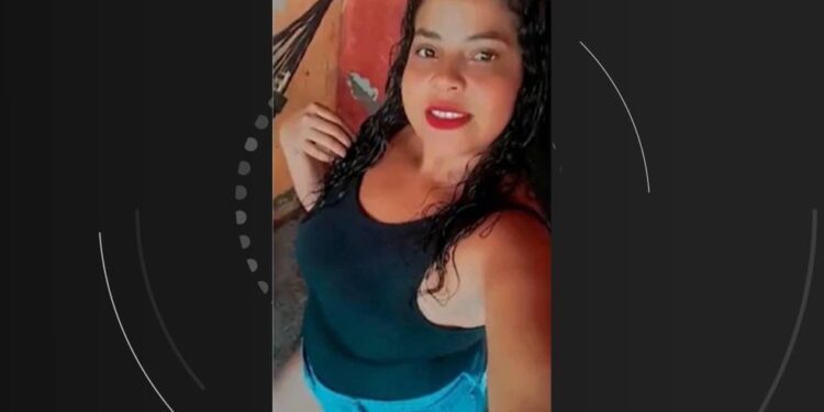 Grávida morre e duas pessoas ficam feridas em acidente na BA; vítima retornava de festa junina