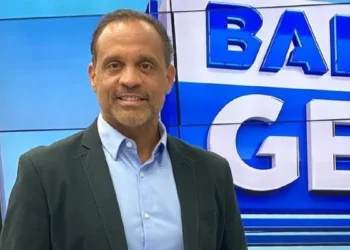 Após 17 anos, José Eduardo é demitido da Record por queda de audiência