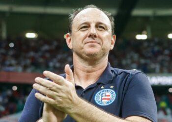 Bahia anuncia renovação de contrato com Rogério Ceni