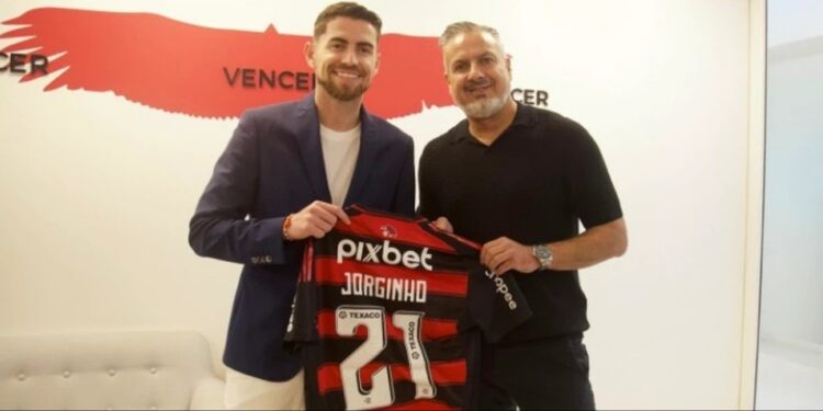 Flamengo anuncia a contratação de Jorginho