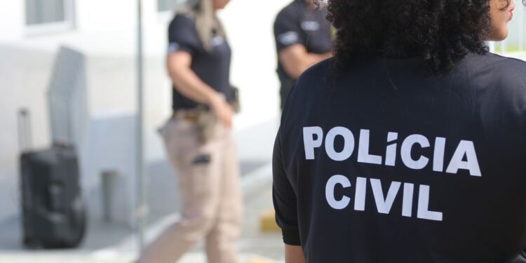Suspeito de chefiar facção criminosa é preso em destino turístico na Bahia; homem é investigado por 15 homicídios