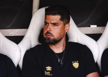 Sport demite técnico António Oliveira após quatro jogos no comando