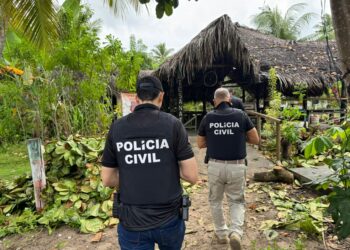 Quatro pessoas são mortas durante operação em aldeia hippie na Bahia; mulher foi feita refém